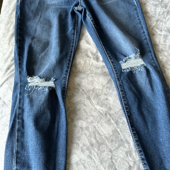 True Religion Halle Midrise Super Skinny jean, size 34. - Picture 7 of 10